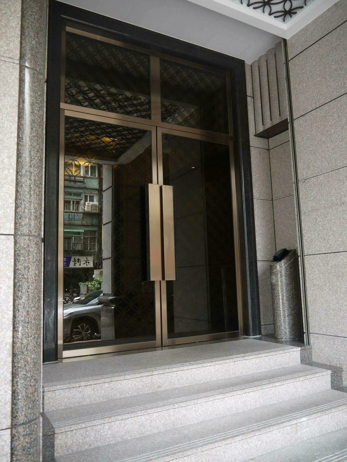 晶城青年旅館 4F Taipei Exterior foto
